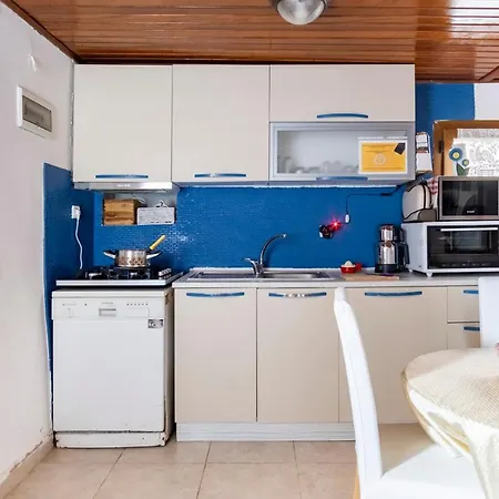 18th Century Renovated Stone House, Terrace, Free Fast Wi-fi Appartamento