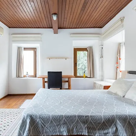 18th Century Renovated Stone House, Terrace, Free Fast Wi-fi Appartamento