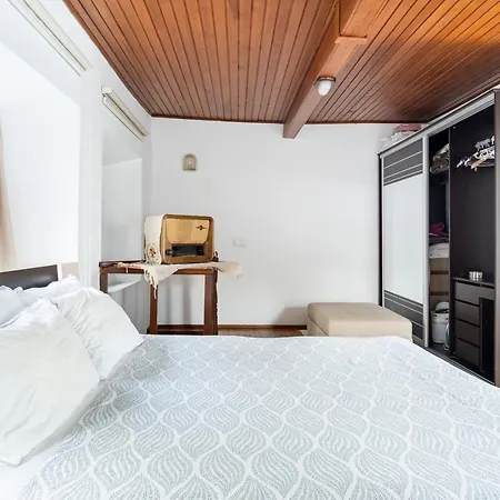 18th Century Renovated Stone House, Terrace, Free Fast Wi-fi Appartamento *