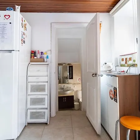 18th Century Renovated Stone House, Terrace, Free Fast Wi-fi Lejlighed *